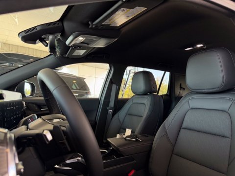 New Mosaic Black Metallic 2027 Chevrolet Equinox LT FWD - photo 15 - Stock #270069