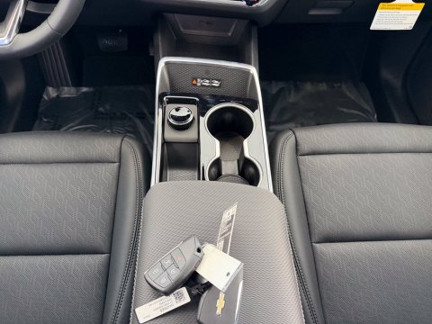 New Mosaic Black Metallic 2027 Chevrolet Equinox LT FWD - photo 22 - Stock #270069