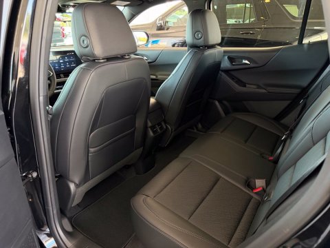 New Mosaic Black Metallic 2027 Chevrolet Equinox LT FWD - photo 16 - Stock #270069