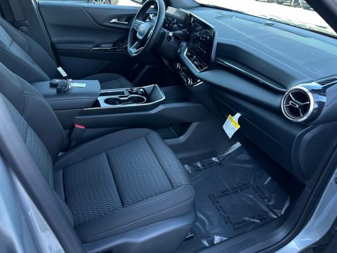 New Sterling Gray Metallic 2027 Chevrolet Equinox LT FWD - photo 16 - Stock #270002
