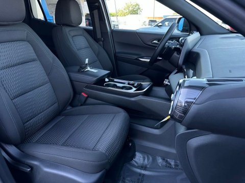 New Sterling Gray Metallic 2027 Chevrolet Equinox LT FWD - photo 17 - Stock #270002