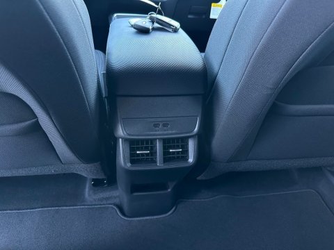 New Sterling Gray Metallic 2027 Chevrolet Equinox LT FWD - photo 22 - Stock #270002