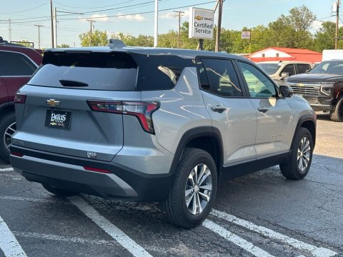 New Sterling Gray Metallic 2027 Chevrolet Equinox LT FWD - photo 6 - Stock #270002