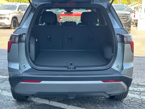 New Sterling Gray Metallic 2027 Chevrolet Equinox LT FWD - photo 8 - Stock #270002