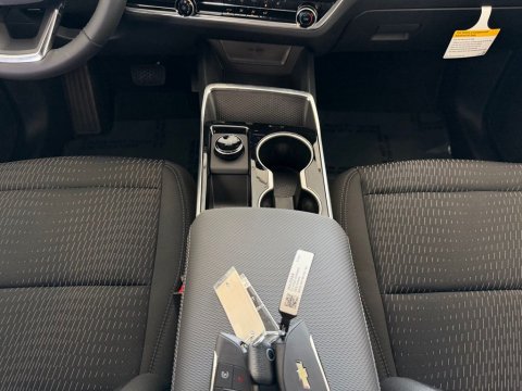 New Mosaic Black Metallic 2027 Chevrolet Equinox LT FWD - photo 21 - Stock #270016