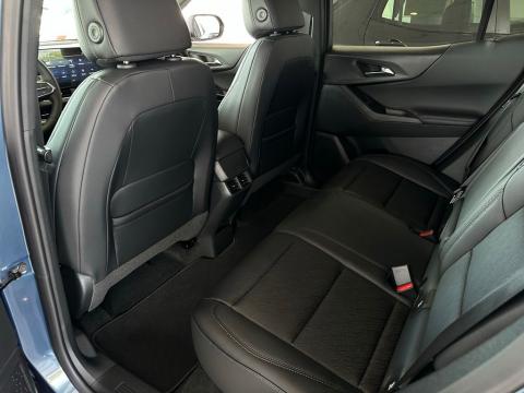 New Lakeshore Blue Metallic 2026 Chevrolet Equinox LT FWD - photo 15 - Stock #260997