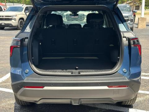 New Lakeshore Blue Metallic 2026 Chevrolet Equinox LT FWD - photo 8 - Stock #260997