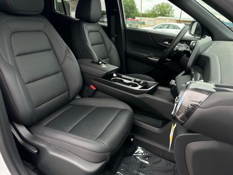 New Summit White 2026 Chevrolet Equinox LT FWD - photo 17 - Stock #260957