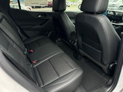 New Summit White 2026 Chevrolet Equinox LT FWD - photo 18 - Stock #260957