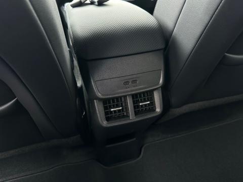 New Summit White 2026 Chevrolet Equinox LT FWD - photo 22 - Stock #260957
