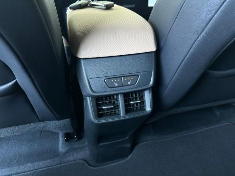 New Mosaic Black Metallic 2026 Chevrolet Equinox ACTIV FWD - photo 22 - Stock #260904