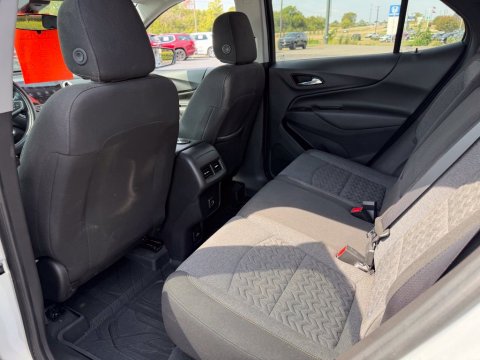 Pre-Owned Silver Ice Metallic 2022 Chevrolet Equinox LT FWD - photo 17 - Stock #X2587