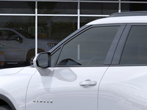 New Summit White 2026 Chevrolet Blazer LT FWD - photo 12 - Stock #261338