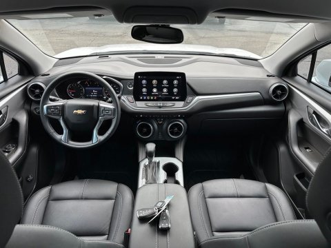 Certified Pre-Owned Iridescent Pearl Tricoat 2024 Chevrolet Blazer LT FWD - photo 21 - Stock #261098A