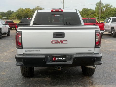 Pre-Owned Quicksilver Metallic 2018 GMC Sierra 1500 SLT 4WD - photo 5 - Stock #X2557