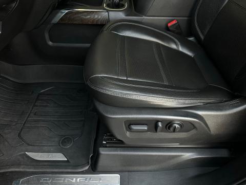 Pre-Owned Satin Steel Metallic 2021 GMC Sierra 1500 Denali 4WD - photo 12 - Stock #260696A