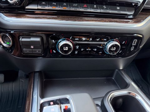 New Onyx Black 2026 GMC Sierra 1500 Elevation 4WD - photo 25 - Stock #261314