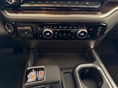 New Sterling Metallic 2026 GMC Sierra 1500 Elevation 4WD - photo 25 - Stock #261315