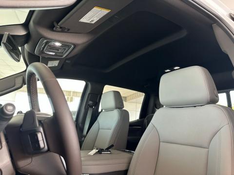 New Summit White 2026 GMC Sierra 1500 SLT 4WD - photo 13 - Stock #260765