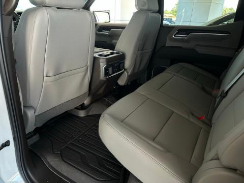 New Summit White 2026 GMC Sierra 1500 SLT 4WD - photo 14 - Stock #260765