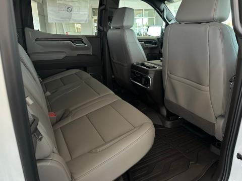 New Summit White 2026 GMC Sierra 1500 SLT 4WD - photo 17 - Stock #260765
