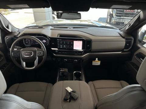 New Summit White 2026 GMC Sierra 1500 SLT 4WD - photo 19 - Stock #260765