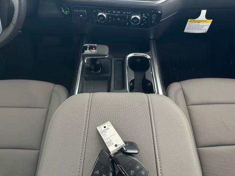 New Summit White 2026 GMC Sierra 1500 SLT 4WD - photo 20 - Stock #260765