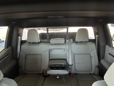 New Summit White 2026 GMC Sierra 1500 SLT 4WD - photo 25 - Stock #260765