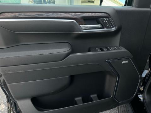 New Onyx Black 2026 GMC Sierra 1500 SLT 4WD - photo 10 - Stock #260733