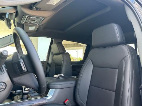 New Onyx Black 2026 GMC Sierra 1500 SLT 4WD - photo 13 - Stock #260733