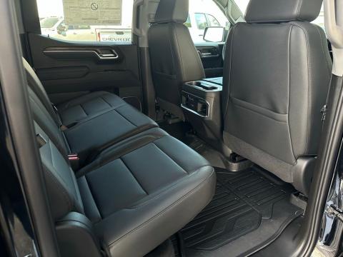 New Onyx Black 2026 GMC Sierra 1500 SLT 4WD - photo 17 - Stock #260733