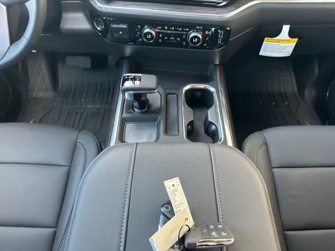 New Onyx Black 2026 GMC Sierra 1500 SLT 4WD - photo 20 - Stock #260733