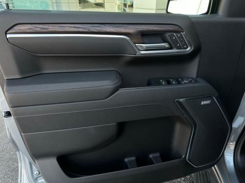 New Sterling Metallic 2026 GMC Sierra 1500 SLT 4WD - photo 10 - Stock #260736