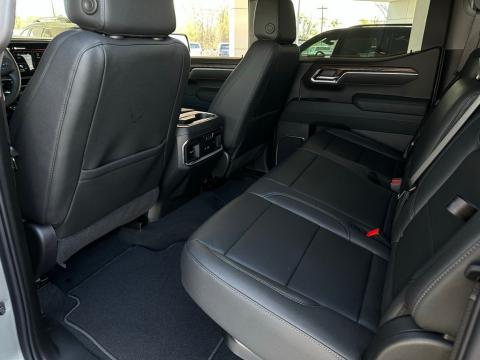 New Sterling Metallic 2026 GMC Sierra 1500 SLT 4WD - photo 14 - Stock #260736