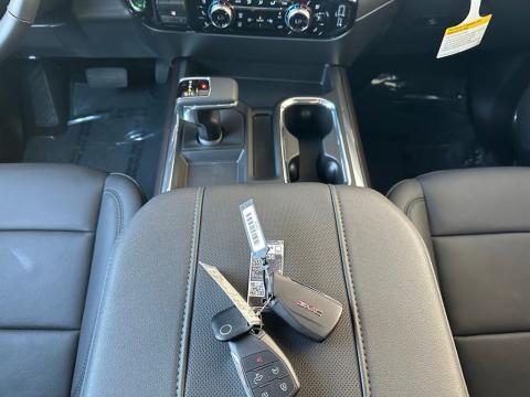 New Sterling Metallic 2026 GMC Sierra 1500 SLT 4WD - photo 20 - Stock #260736