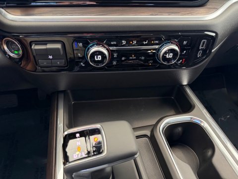 New Sterling Metallic 2026 GMC Sierra 1500 SLT 4WD - photo 24 - Stock #261231