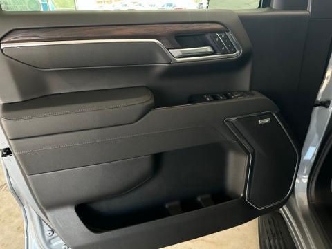 New Sterling Metallic 2026 GMC Sierra 1500 SLT 4WD - photo 10 - Stock #260728