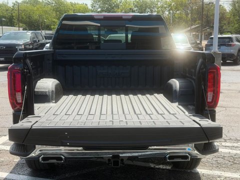 New Onyx Black 2026 GMC Sierra 1500 SLT 4WD - photo 6 - Stock #261130