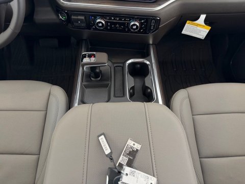 New Onyx Black 2026 GMC Sierra 1500 SLT 4WD - photo 20 - Stock #261129