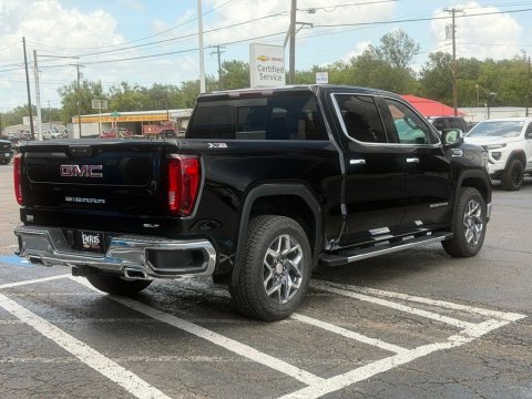 New Onyx Black 2026 GMC Sierra 1500 SLT 4WD - photo 7 - Stock #261129