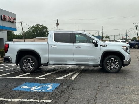 New Glacier White Tricoat 2026 GMC Sierra 1500 SLT 4WD - photo 4 - Stock #261116