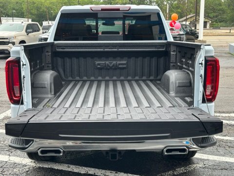 New Glacier White Tricoat 2026 GMC Sierra 1500 SLT 4WD - photo 6 - Stock #261116