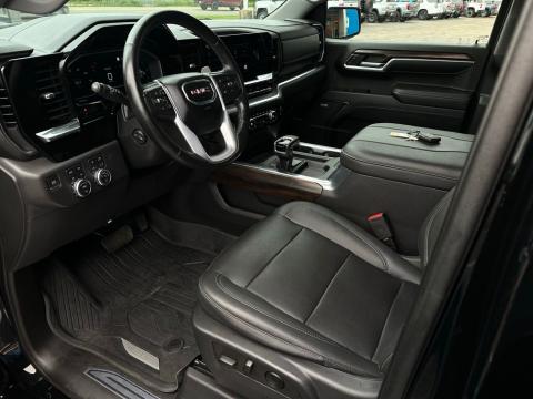 Pre-Owned Onyx Black 2023 GMC Sierra 1500 SLT 4WD - photo 9 - Stock #260628C