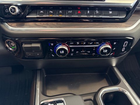 New Onyx Black 2026 GMC Sierra 1500 SLT 4WD - photo 24 - Stock #261119