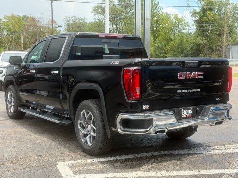 New Onyx Black 2026 GMC Sierra 1500 SLT 4WD - photo 7 - Stock #261119