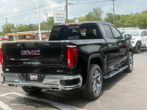 New Onyx Black 2026 GMC Sierra 1500 SLT 4WD - photo 8 - Stock #261119