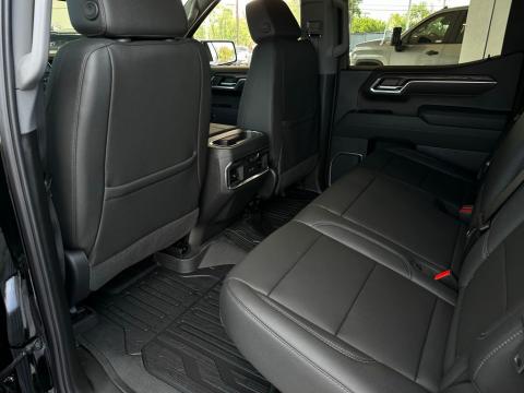 New Onyx Black 2026 GMC Sierra 1500 SLT 4WD - photo 14 - Stock #260869