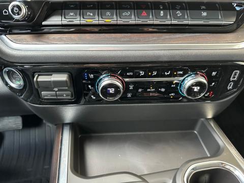 New Onyx Black 2026 GMC Sierra 1500 SLT 4WD - photo 24 - Stock #260869