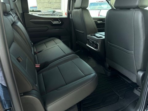 New Onyx Black 2026 GMC Sierra 1500 SLT 4WD - photo 17 - Stock #260869