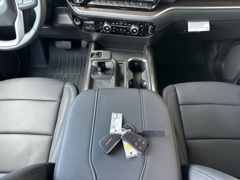 New Onyx Black 2026 GMC Sierra 1500 SLT 4WD - photo 20 - Stock #260869